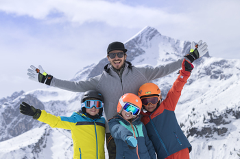 kids_on_snow_1.jpg